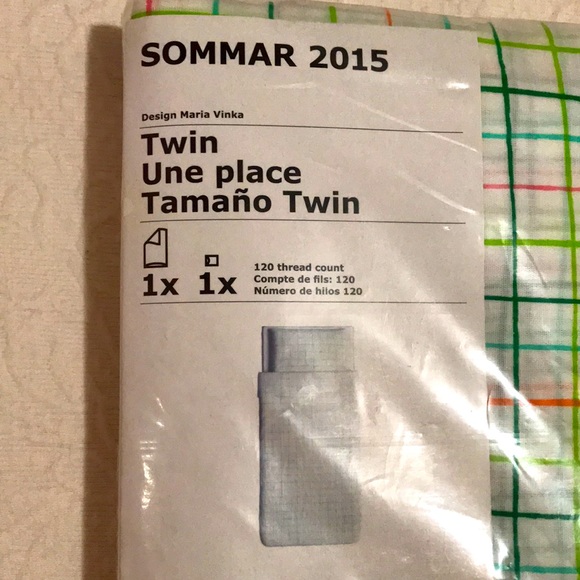 One Twin Size Duvet Cover and One Pillow Case - Picture 2 of 4